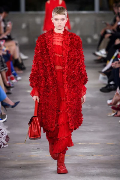 Look 10